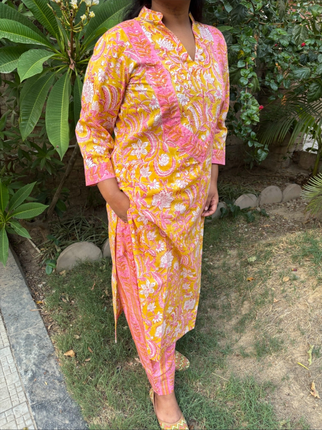 Kesar Gulabi Kurta Pant Set